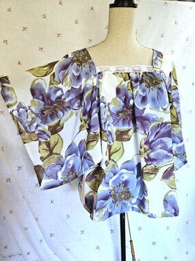 Size M Handkerchief Sleeve Blouse NEW
